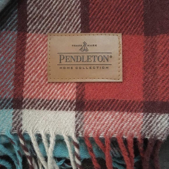 Pendleton Plaid Wool Blanket - Picture 2 of 3